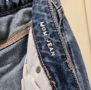 American Eagle Mom Jeans size 12 short